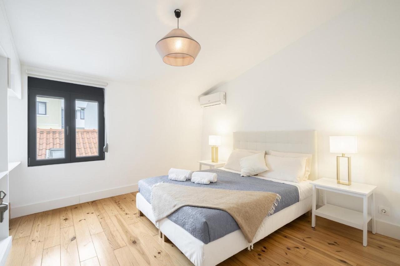Warm And Cozy Parquet Flooring Apartment In Almada Exterior foto